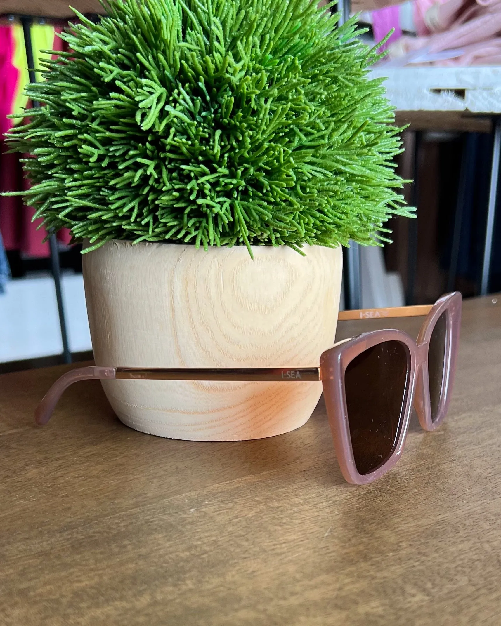 I-SEA Aloha Fox Sunglasses in Dusty Rose