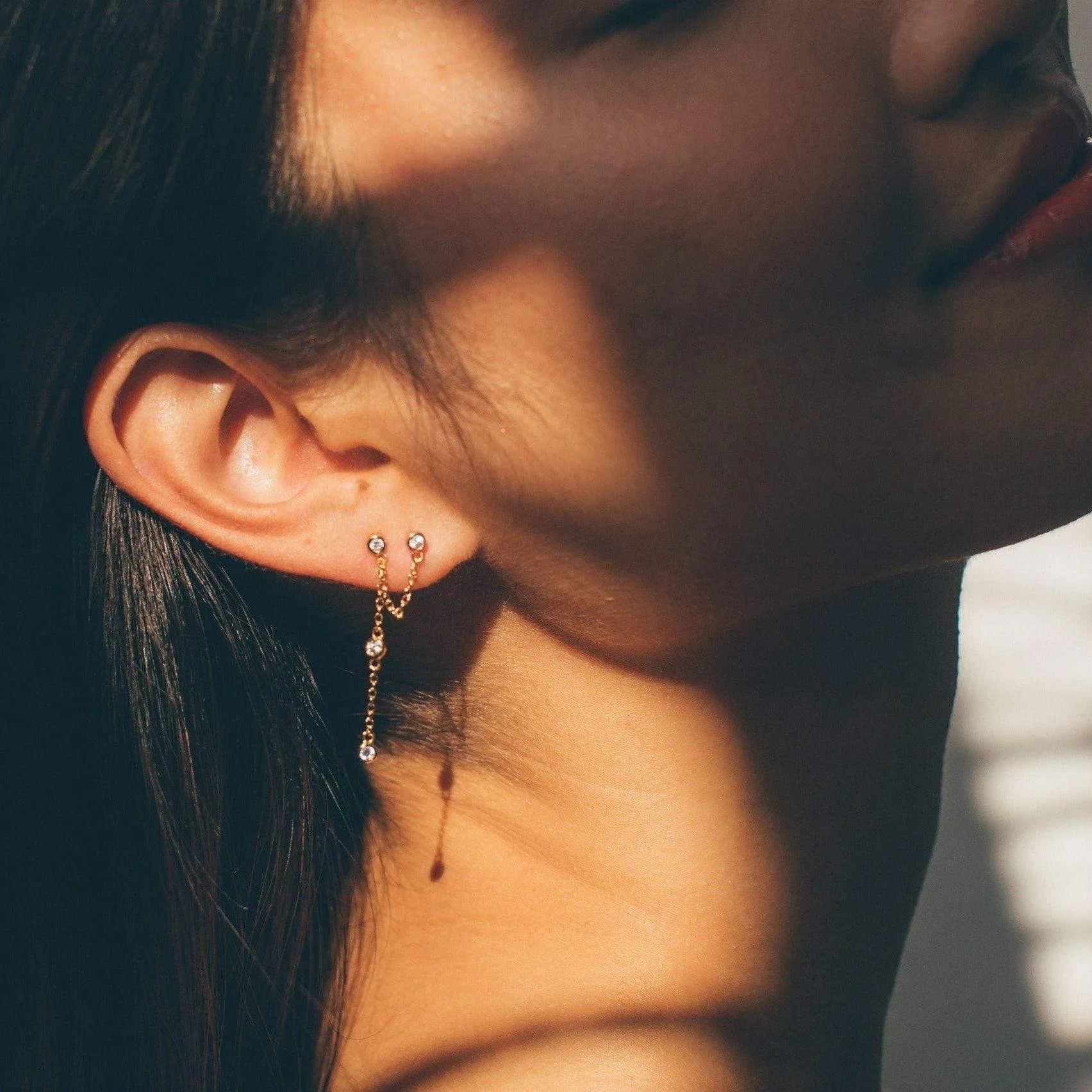 SPARKLE CHANDELIER STUD SINGLE EARRING